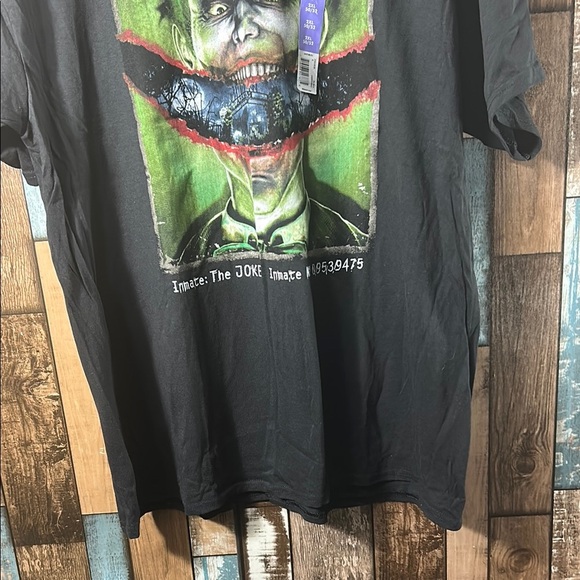 Men's joker Batman tshirt - Picture 4 of 10